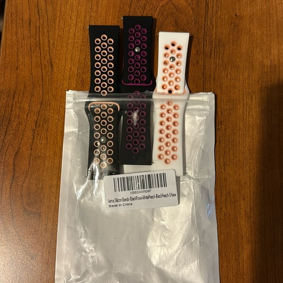 Lot of 7 Fitbit Versa Bands - Picture 2 of 4